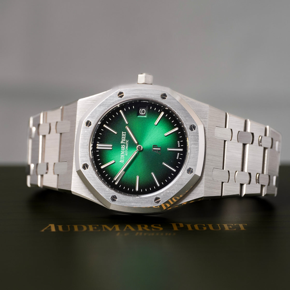 Audemars Piguet Royal Oak “Jumbo” Extra-Thin – Ref. 16202PT — 3
