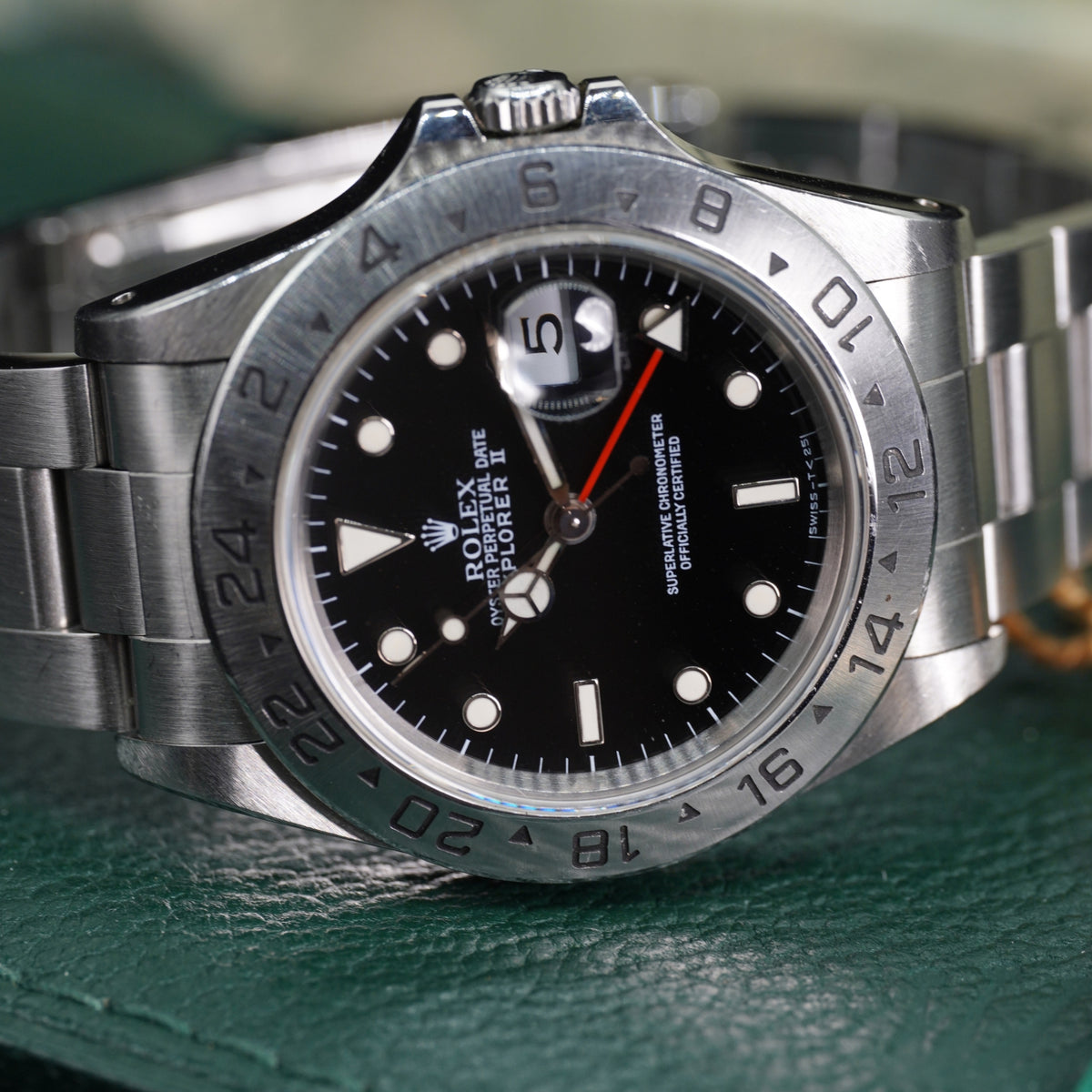 Rolex Explorer II – Reference 16570 (1990) — 4