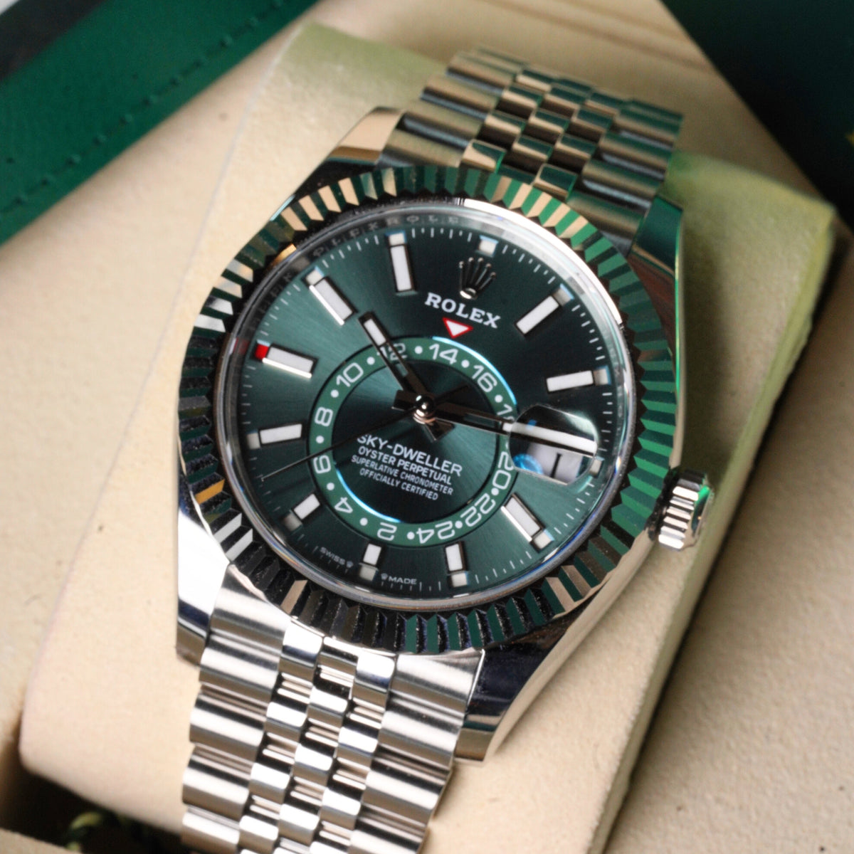 Rolex Sky-Dweller “Mint Green” – Ref. 336934 (2025) — 5