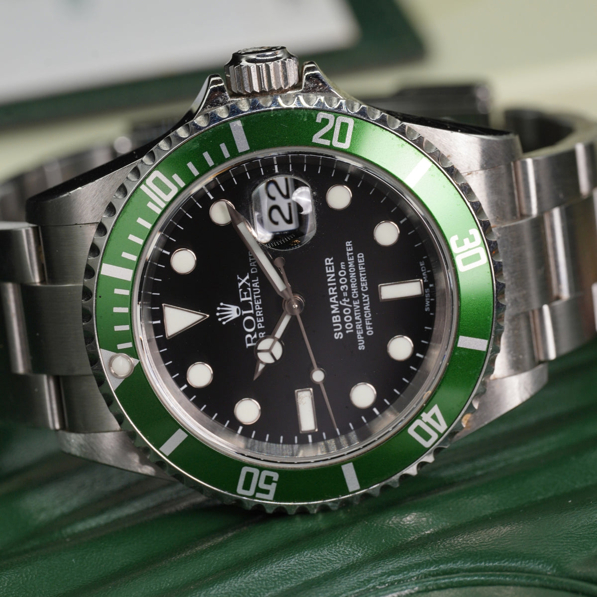 Rolex Submariner “Kermit” – Ref. 16610LV (2005) — 5