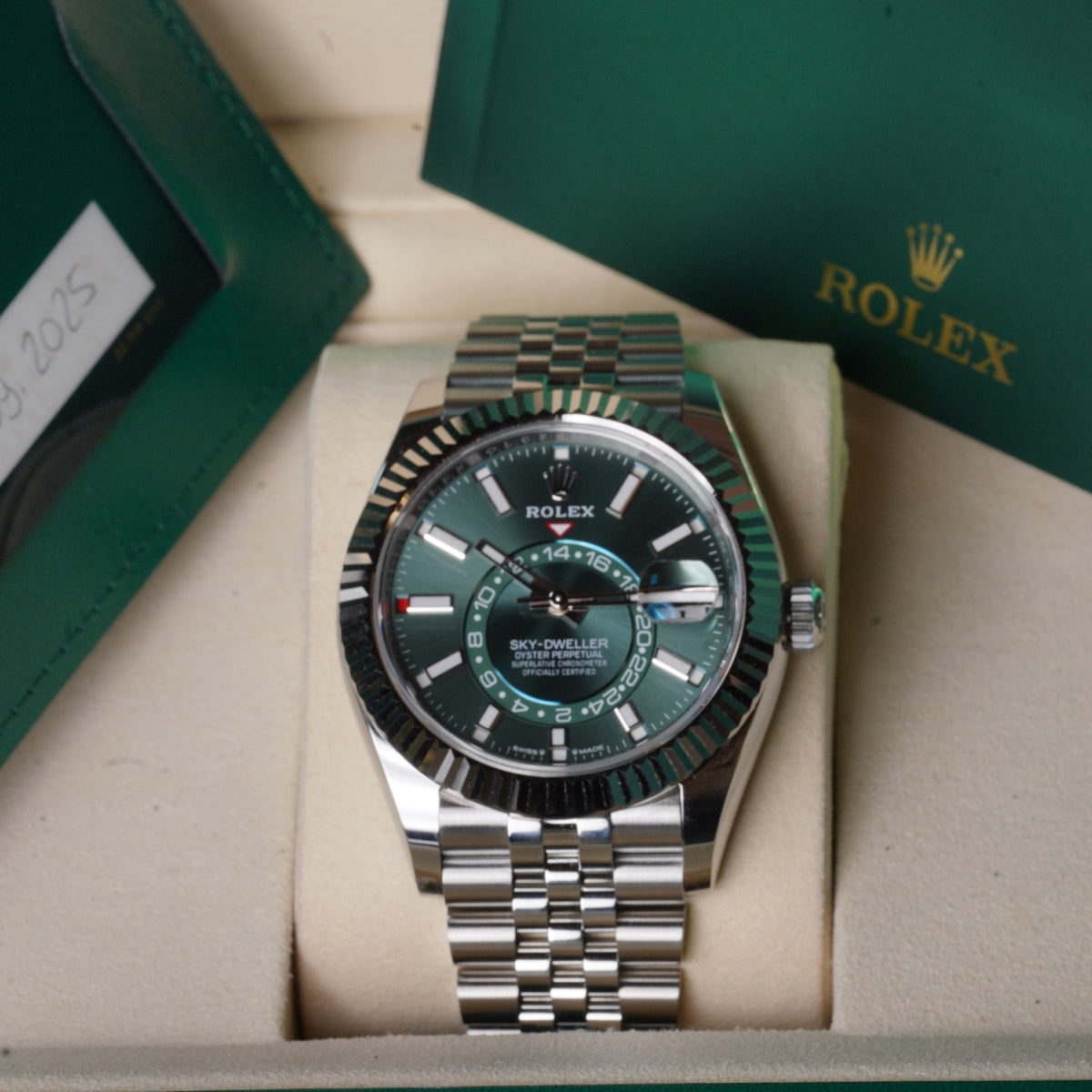 Rolex Sky-Dweller “Mint Green” – Ref. 336934 (2025) — 6