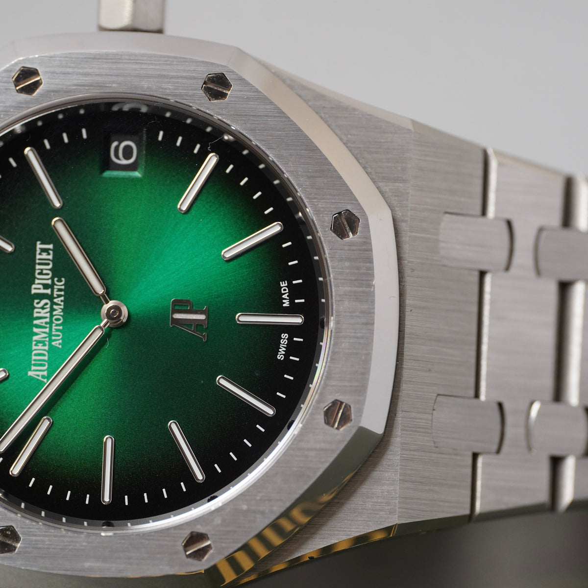 Audemars Piguet Royal Oak “Jumbo” Extra-Thin – Ref. 16202PT — 5