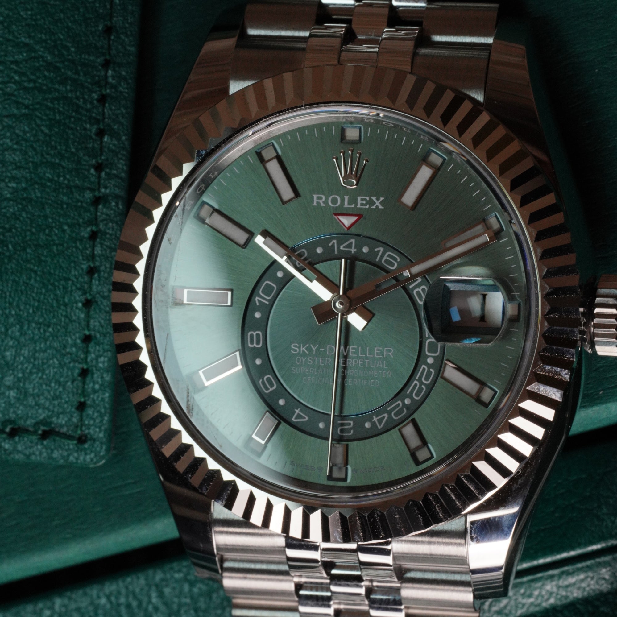 🕰 Rolex Sky-Dweller “Mint Green” – Ref. 336934 (2025)