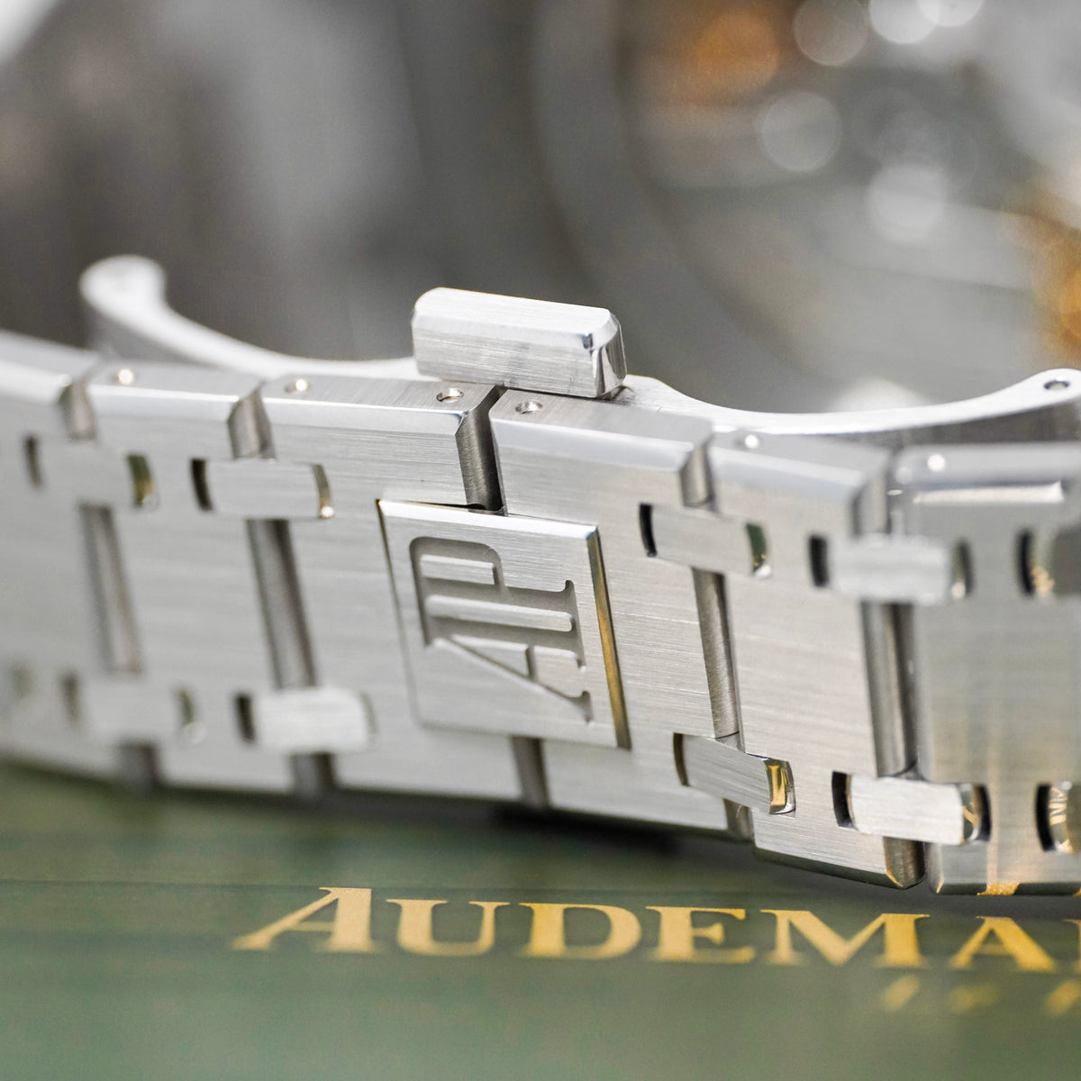 Audemars Piguet Royal Oak “Jumbo” Extra-Thin – Ref. 16202PT — 7