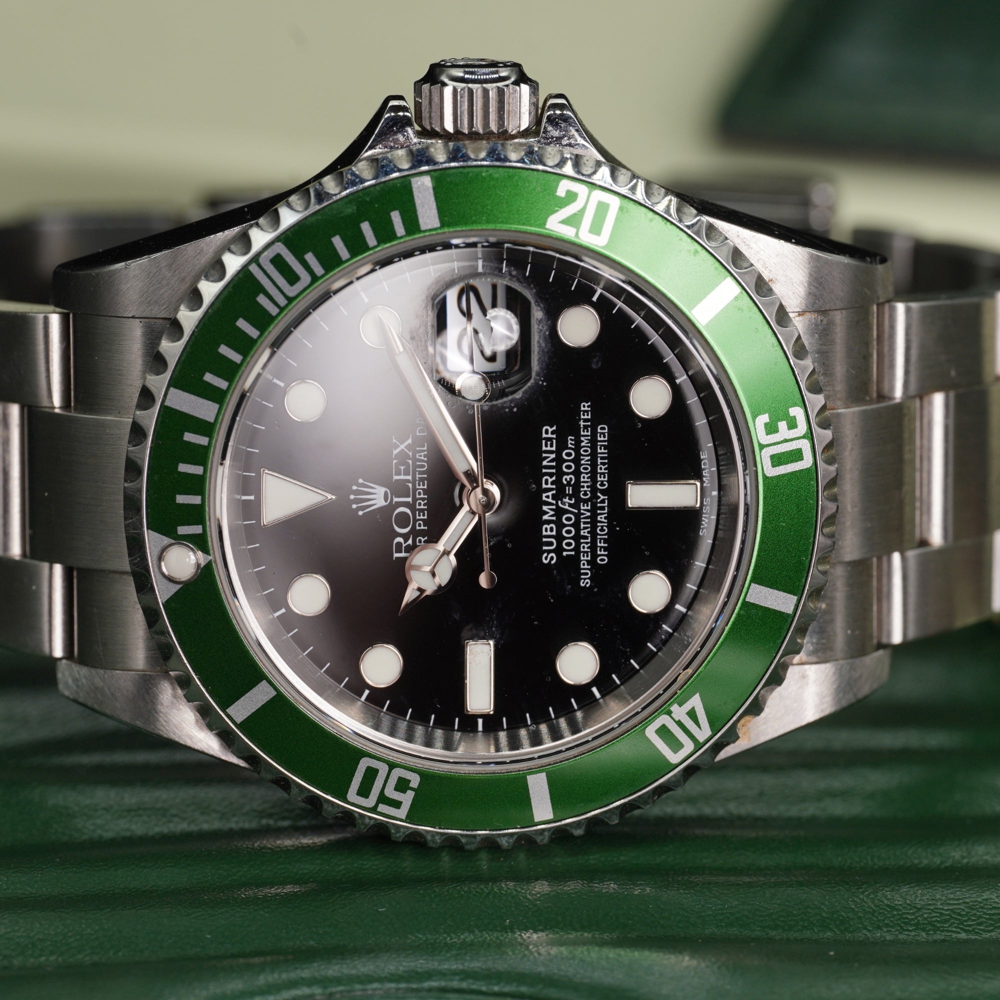 🕰 Rolex Submariner “Kermit” – Ref. 16610LV (2005)