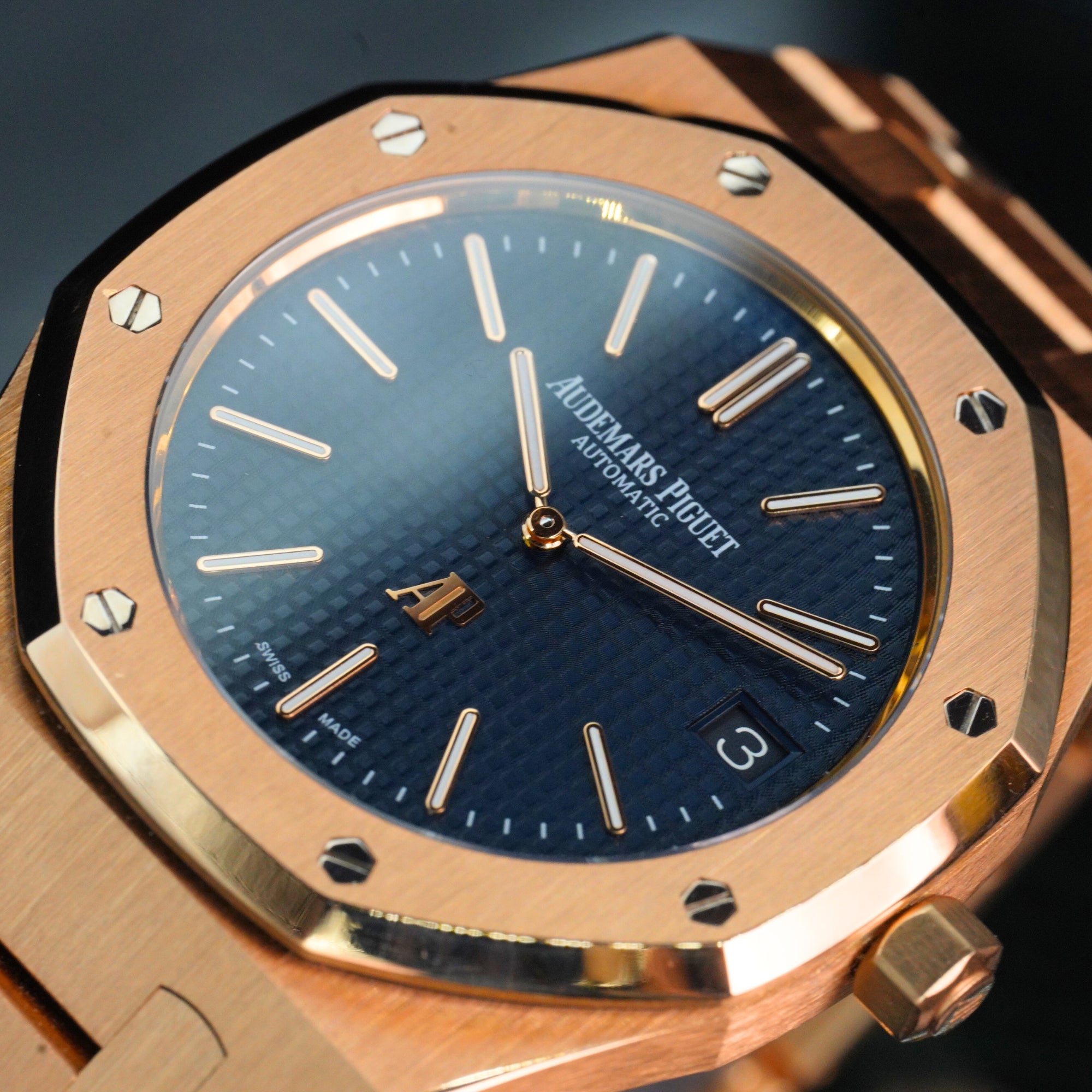 🕰 Audemars Piguet Royal Oak Extra-Thin – Ref. 15202OR (2015)
