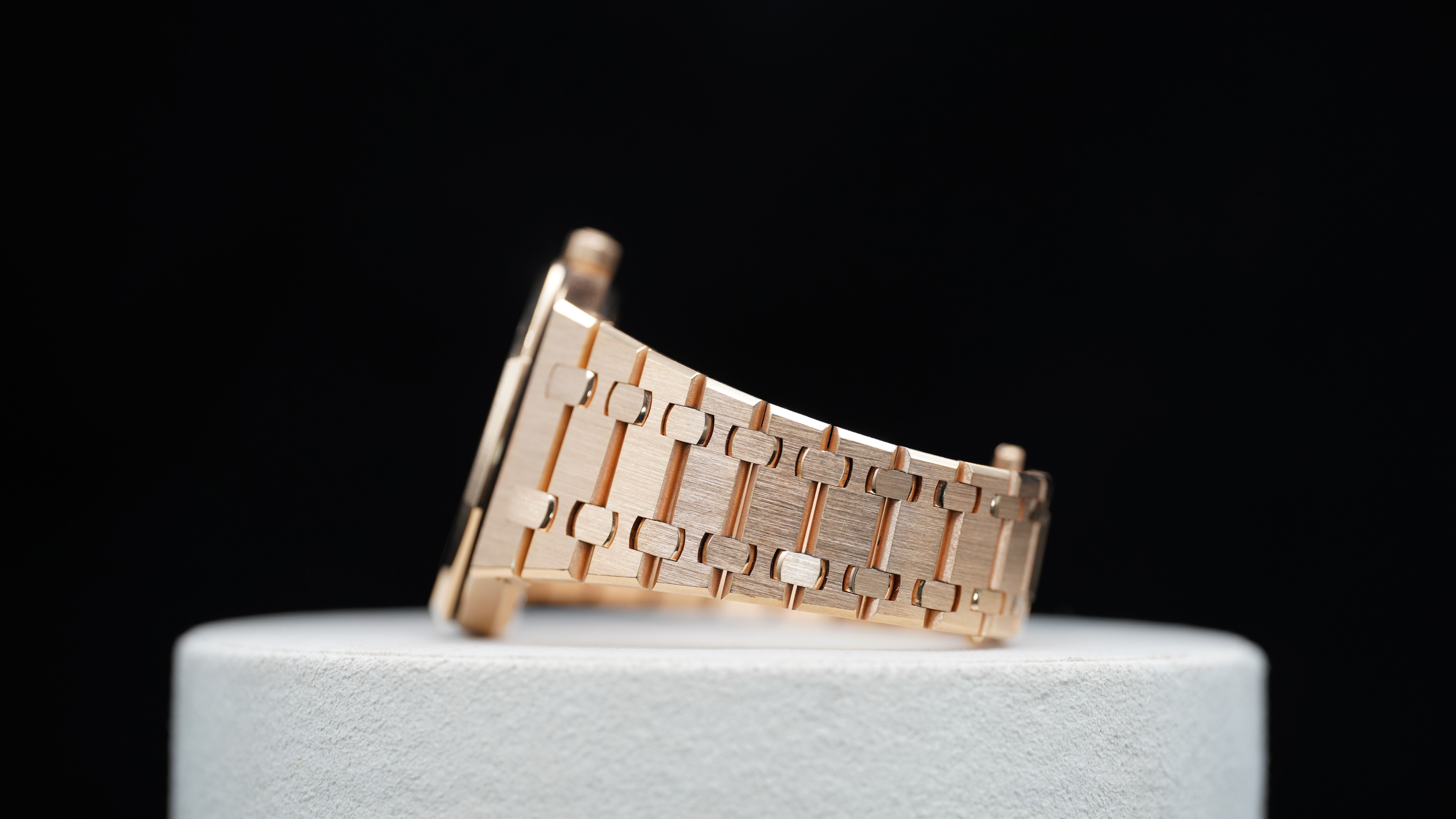 Audemars Piguet Royal Oak "Jumbo" Extra-Thin - 15202OR