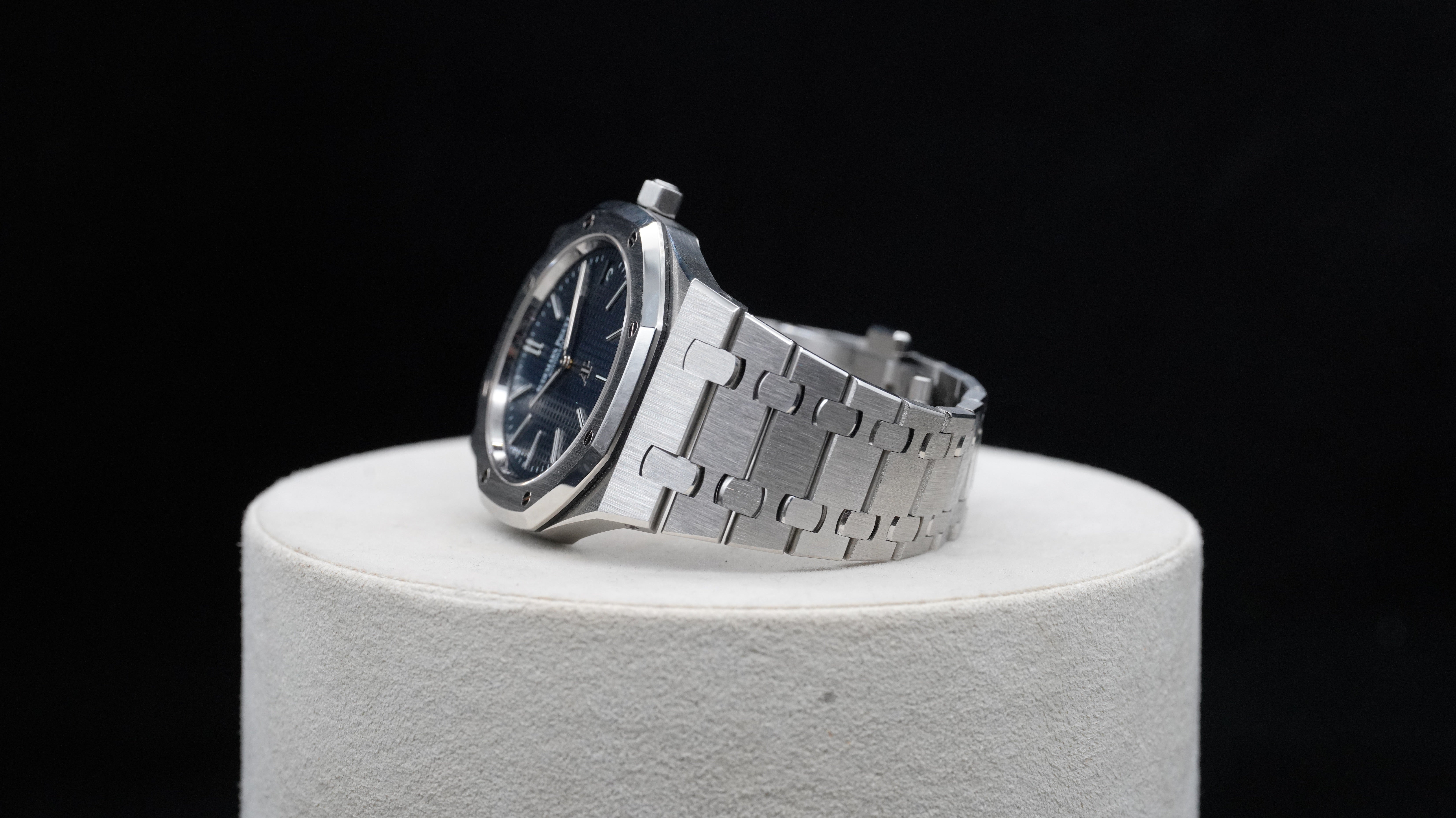 Audemars Piguet Royal Oak “Jumbo” Extra-Thin – Reference 15202ST