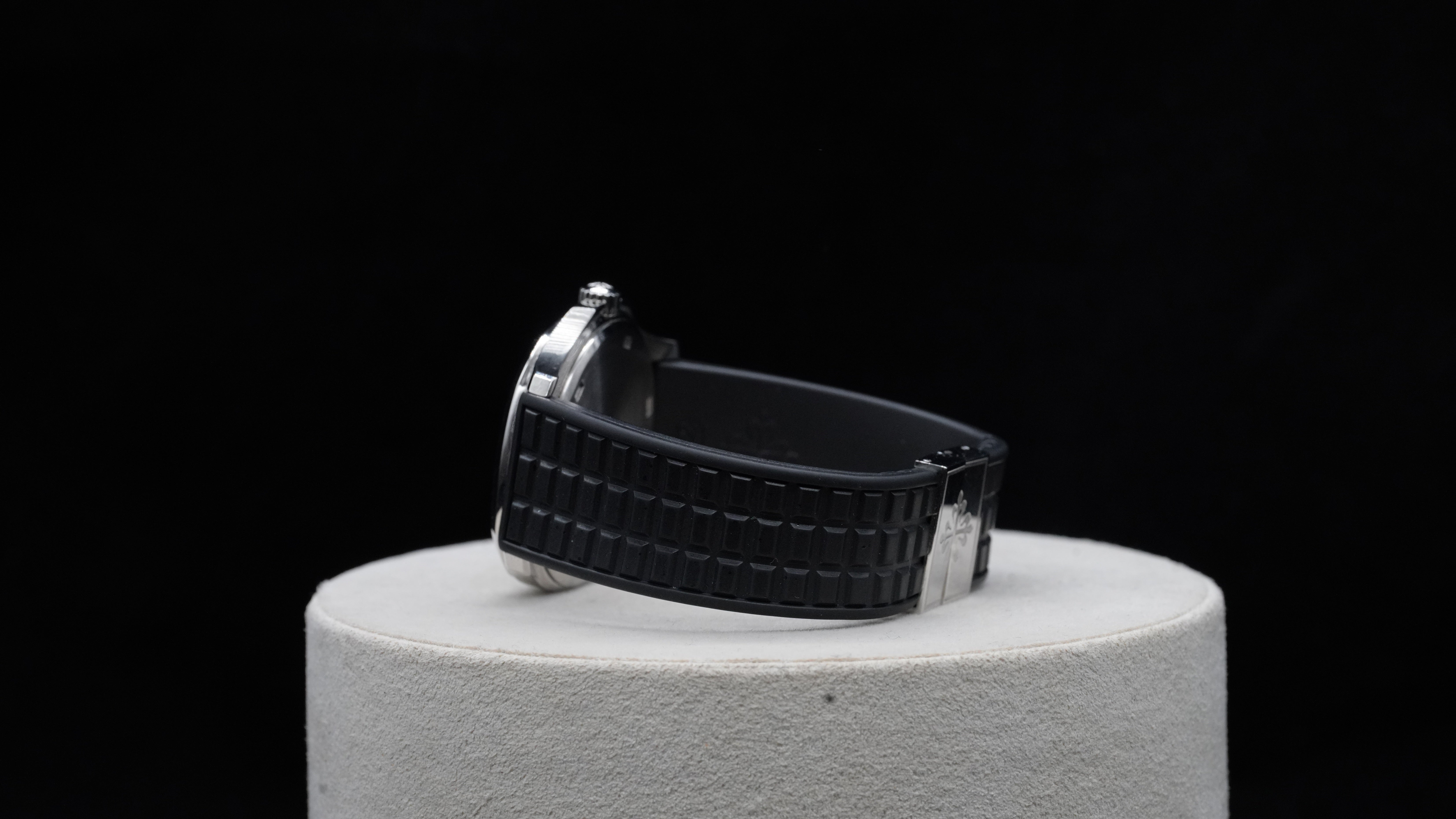 Patek Philippe Aquanaut Ladies Quartz – Reference 5064A-001 (2005)