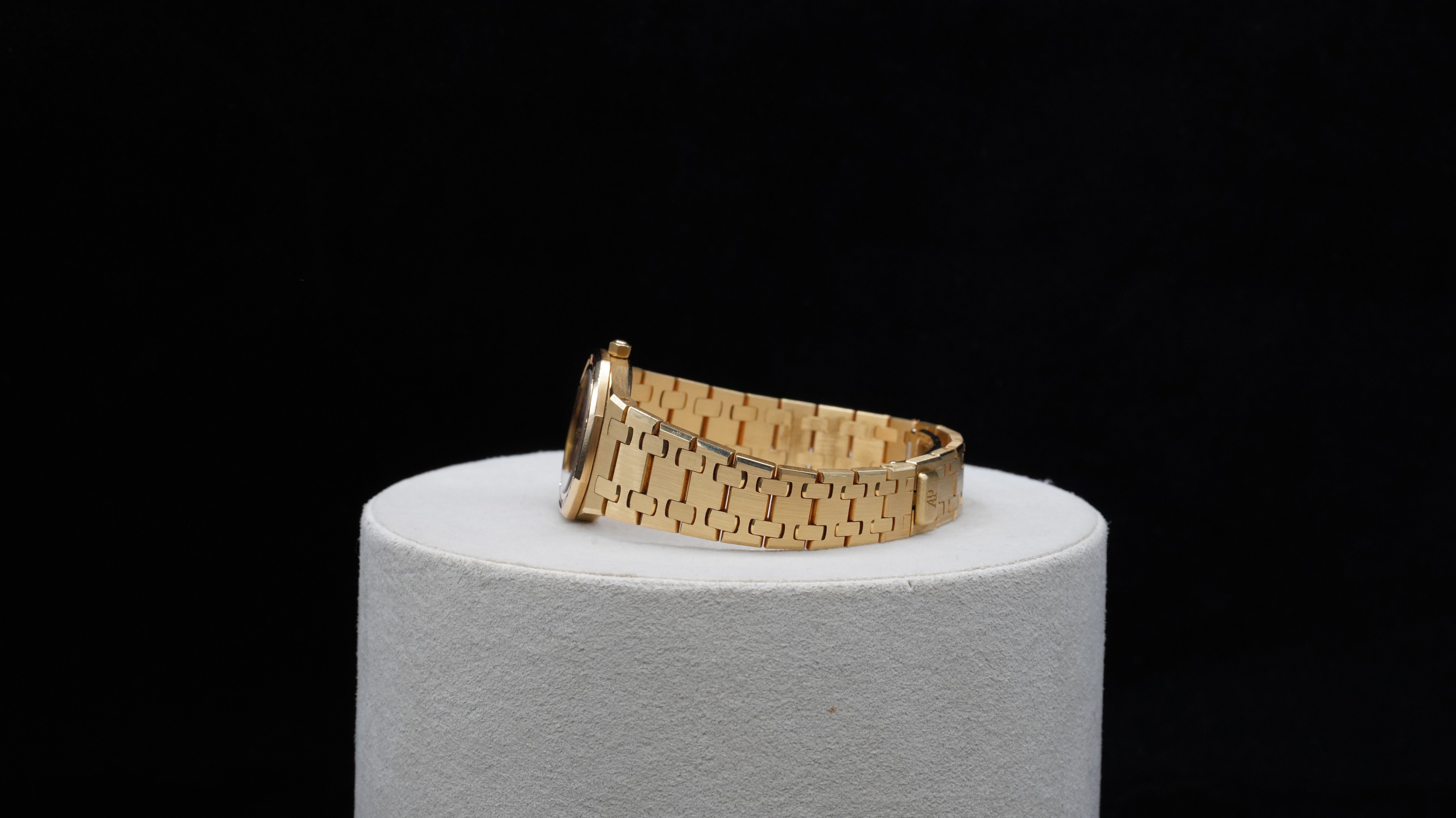 Audemars Piguet Royal Oak Quartz – Reference 66600BA.KK.0722BA.03