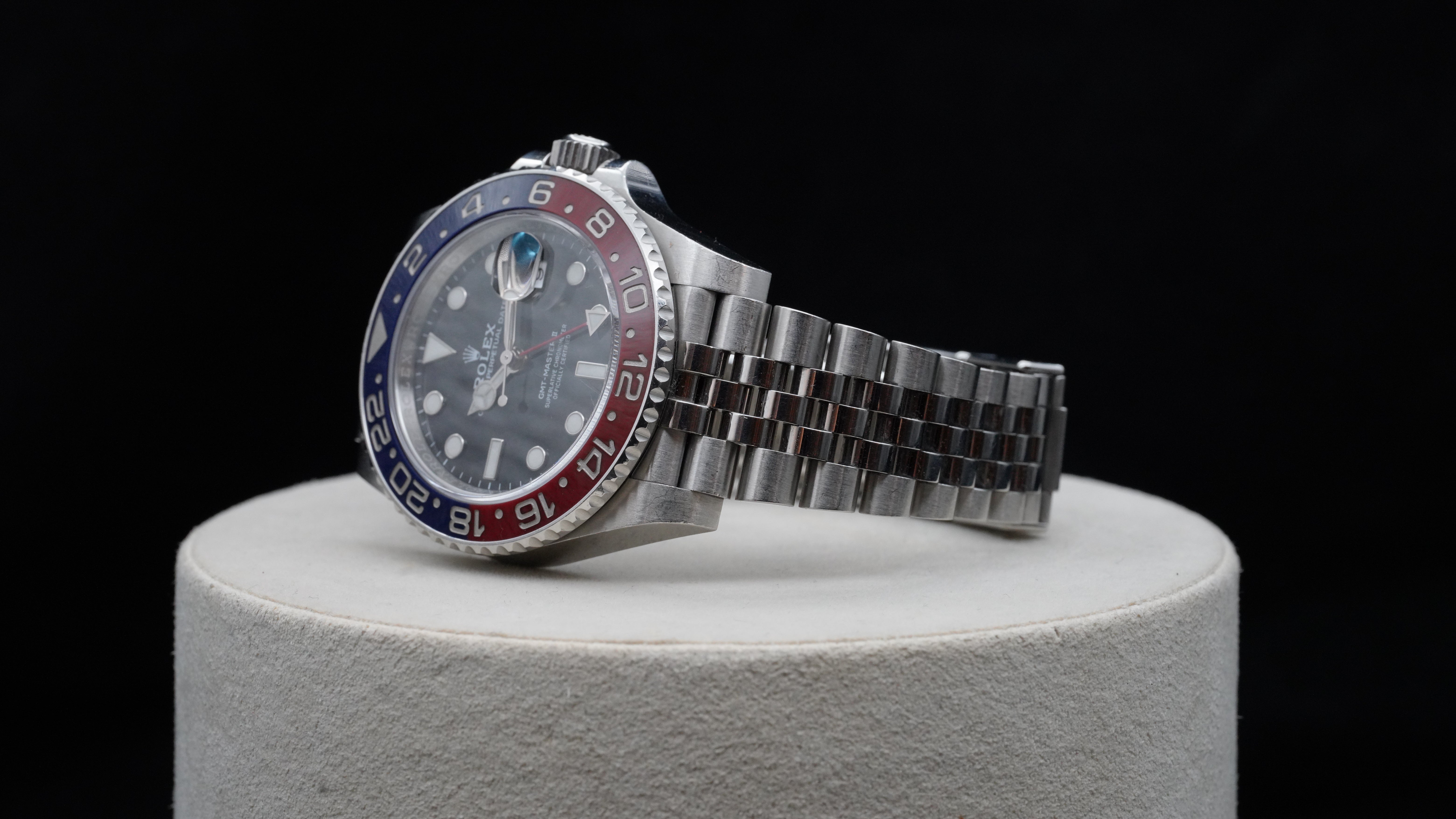 🕰 Rolex GMT-Master II “Pepsi” – Reference 126710BLRO (2020)