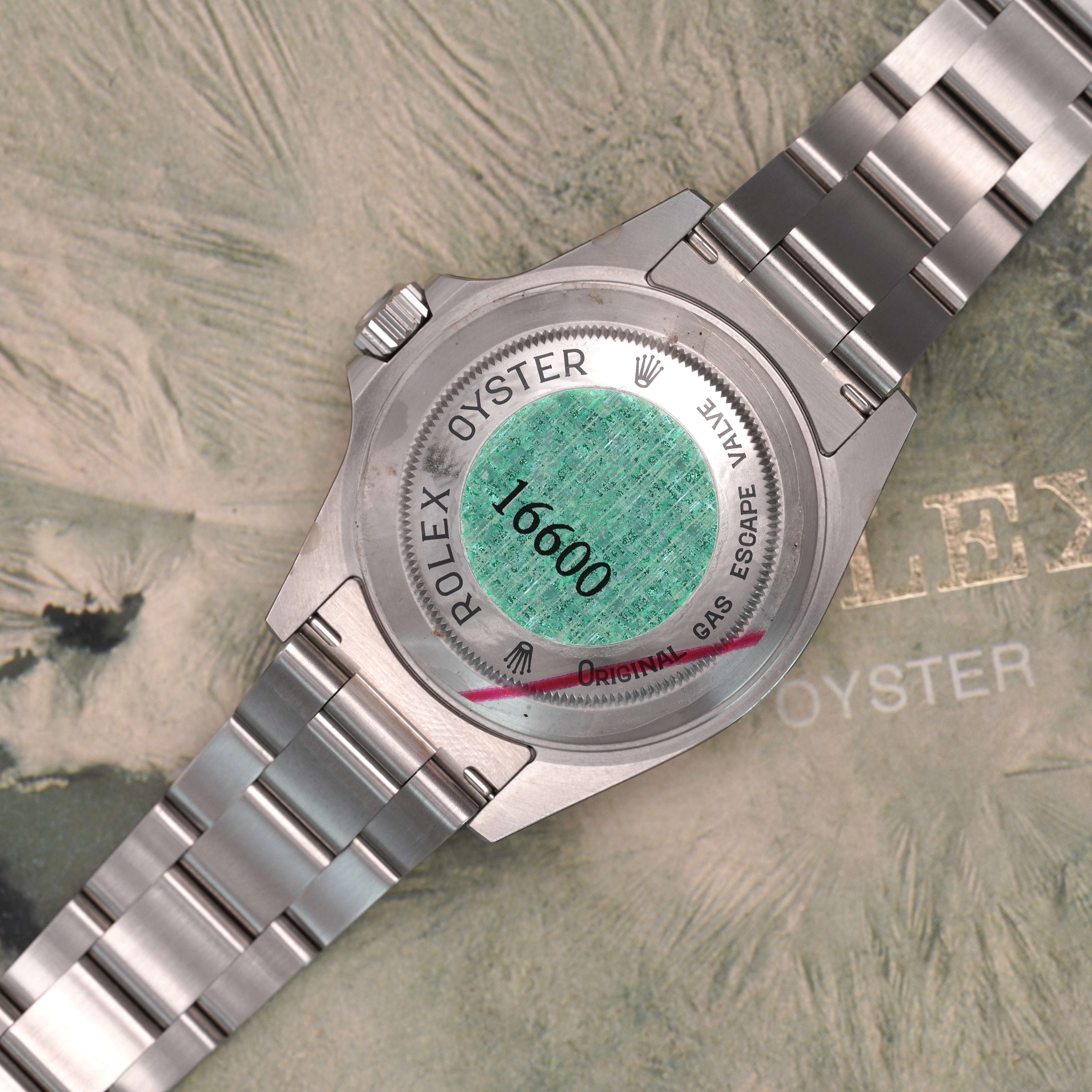 Rolex Sea-Dweller 16600 – NOS Full Set (2003, Y-Serial)