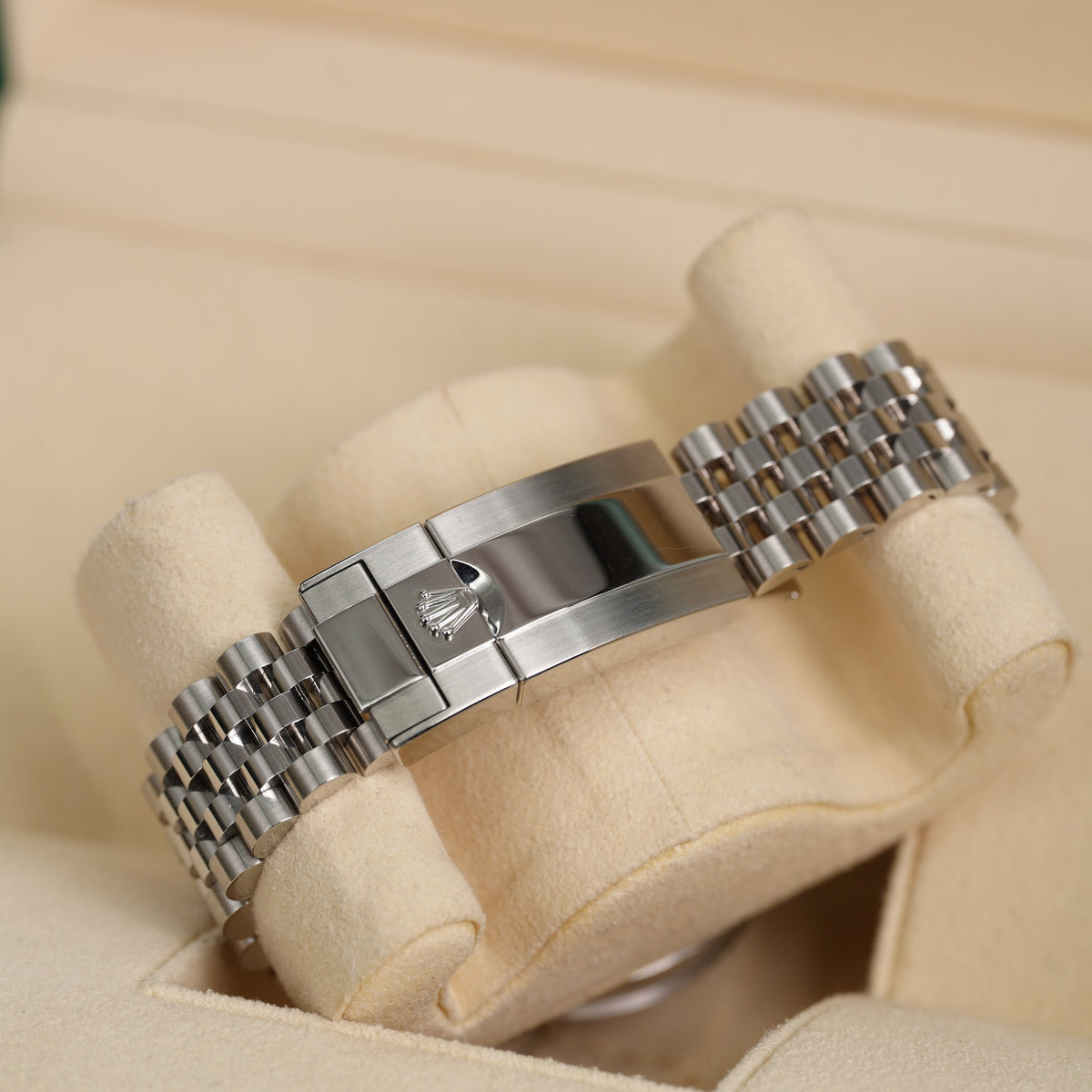 Rolex GMT-Master II “Pepsi” – Ref. 126710BLRO — 5